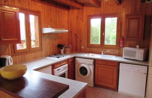 Lachapelle-Auzac Chalet De Esquí | Chalet de madera en los bosques del valle del Dordoña