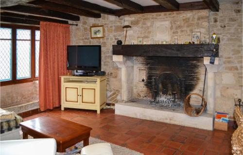 Saint Jean d'Angle Casa | Nice Home In Saint-Jean-D'angle