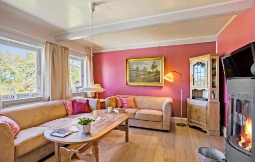 Emmerbølle Casa | Nice Home In Tranekær With Kitchen