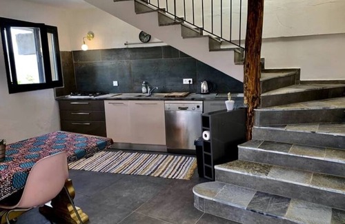 Monte Casa | Nice house with pool near a village