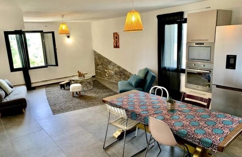 Monte Casa | Nice house with pool near a village