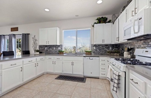 Palmdale Casa | Nice remodeled House for rent in West side of Palmdale