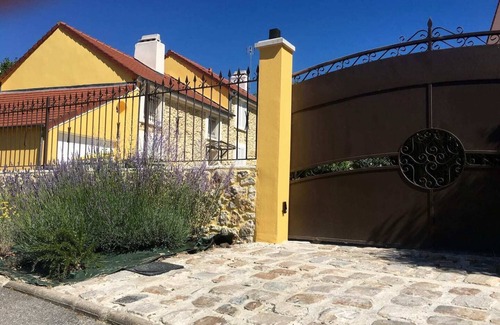 Marolles-en-Brie Casa | Nice renovated studio between Paris and Disneyland