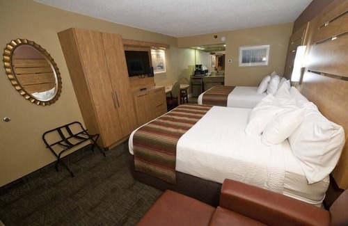 Tybee Island Hotel | DeSoto Beach Hotel - Deluxe 2 Queen - Vista lateral