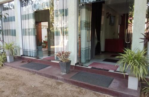 Mallawapitiya Hotel | Nightingale Inn