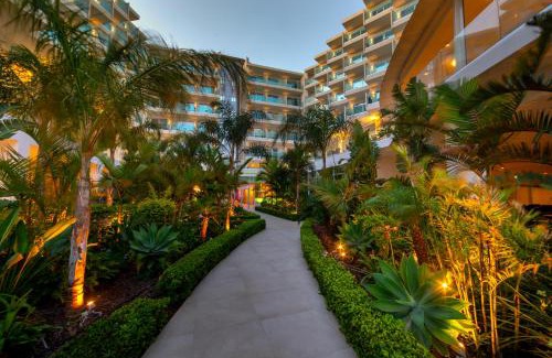 Ayia Napa Hotel | NissiBlu Beach Resort