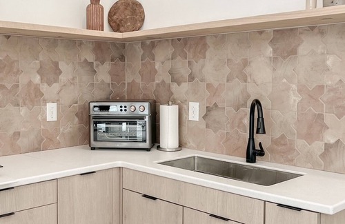 Rock Creek Cabaña | No.1 Pinot Modern Cottage Heart of the Geneva Vineyards