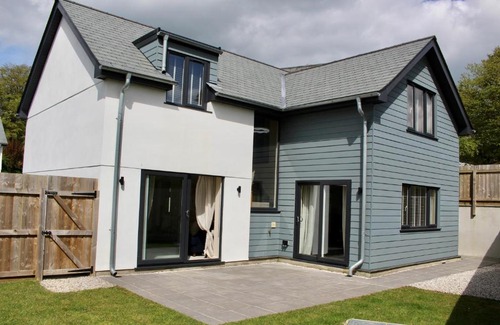 Bude Casa | No 1 The Paddock - Spacious holiday home with a hot tub