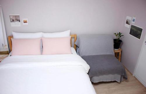 Beon 1-dong Apartamento | No 44525ㅣprivateㅣWiFiㅣcozyㅣcomfyㅣ3min Suyu Stn