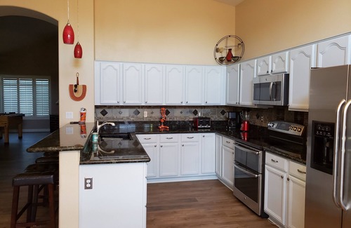 Pivotal Peoria Center Casa | Excelente ubicación, piscina climatizada privada, sin cargos ocultos, parrilla / senderismo / wifi gratis