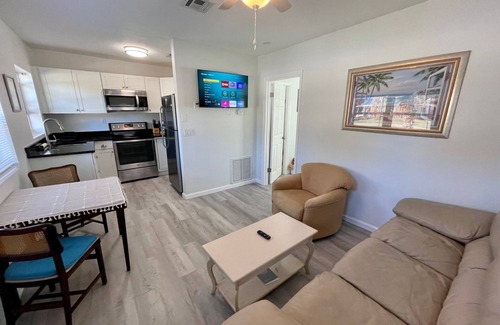 Nokomis Cabaña | NOKOMIS BEACH BUNGALOW 229 15 mins walk to the beach