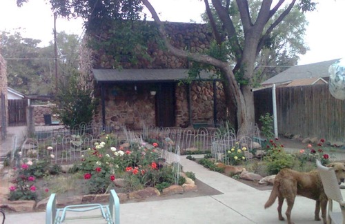 Pueblo Cabaña | Non Smoking Renovated Historic Stone Cottage, 5min to the Riverwalk ..