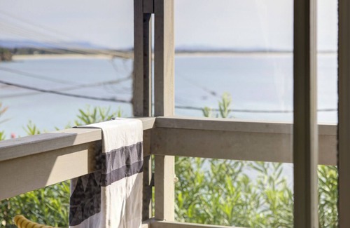 Norah Head Cabaña | Norah Beach Shack 1 - 30m for the beach!