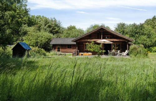 Øster Melholt Casa | Nordic Log Cabin With Views Over The Fields