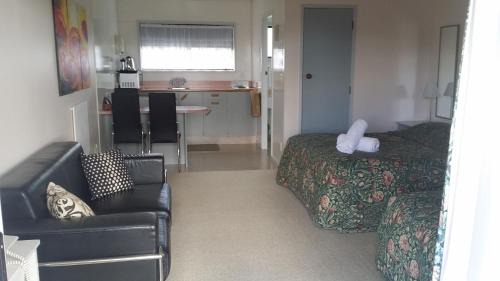 Awanui Hotel | Norfolk Motel & Campervan Park