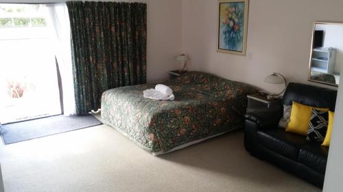 Awanui Hotel | Norfolk Motel & Campervan Park