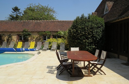 Buis-sur-Damville Casa | Normandy vacation home with swimming pool 12km from Verneuil sur avre