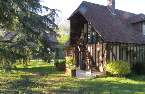 Buis-sur-Damville Casa | Normandy vacation home with swimming pool 12km from Verneuil sur avre