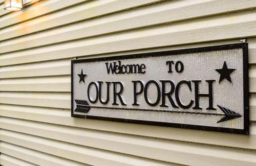 Murphy Casa | North Carolina Tiny House for Mountain Glamping near Murphy