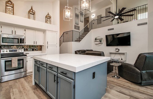 Desert Shires Casa | Newly Renovated 4 Bedroom Retreat w/Pool !