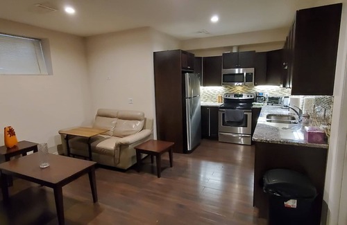 Timberlea Apartamento | North Side of City 5 min to site bus One bedroom Basement
