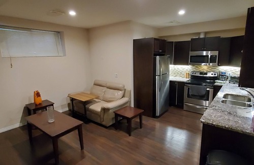 Timberlea Apartamento | North Side of City 5 min to site bus One bedroom Basement