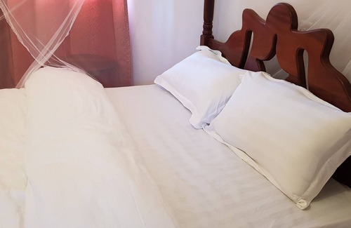 Gulu Cama Y Desayuno | Northern Pearl Limited