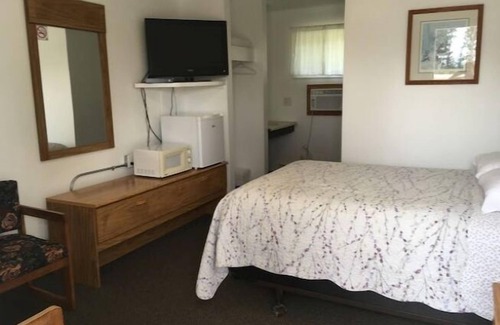 Vermilion Bay Hotel | NORTHSIDE MOTEL