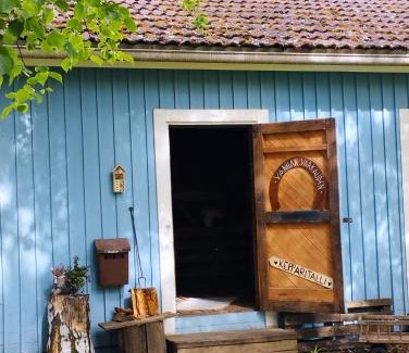 Varkaus Apartamento | Nostalgista majoittumista Taiteilijatalo Taideniityn Auringossa tai Niityssä