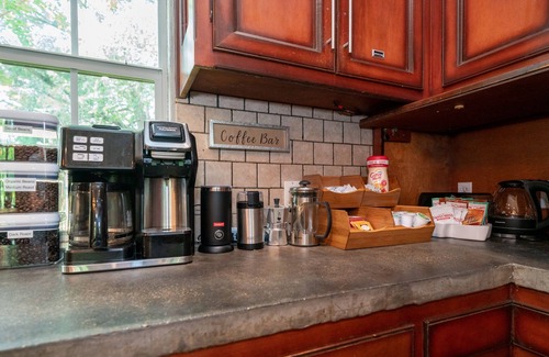 Lindale Casa | Not a Resort. Not a Rental. Something Better…