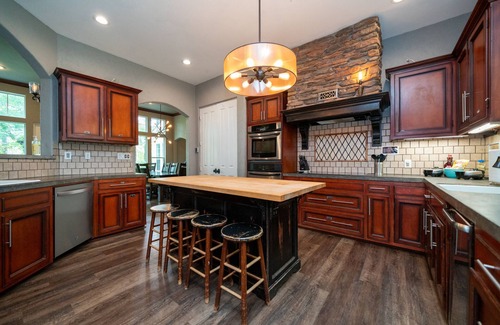 Lindale Casa | Not a Resort. Not a Rental. Something Better…