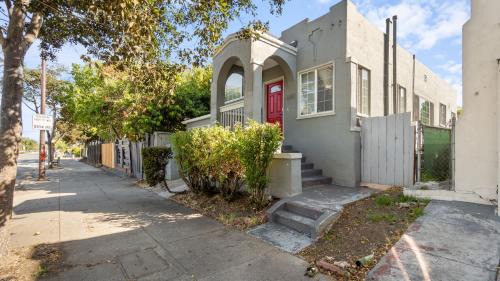 South Berkeley Casa | Not avail -this unit not avail! Berkeley Sanctuary
