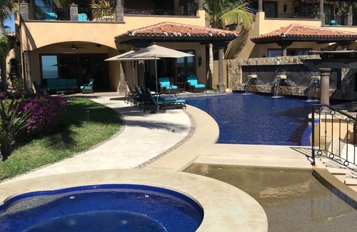 Paraíso Escondido Villa | Novaispania Viceroy villa gorgeous Cabo San Lucas Private Nicklaus Golf Course