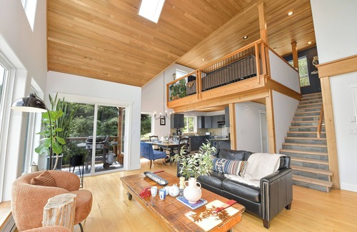 Otter Point Casa | NowhereSooke Escape - A West Coast Dream Retreat