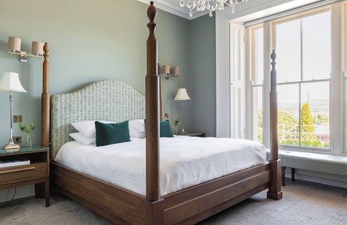 Omeath Cabina | Nucella Lodge and Coach House: A Charming Irish Retreat with Tranquility Ireland