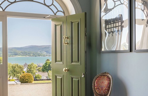 Omeath Cabina | Nucella Lodge and Coach House: A Charming Irish Retreat with Tranquility Ireland