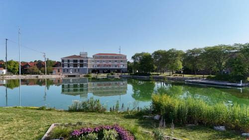 De Pere Hotel | Nuk's Executive Suites