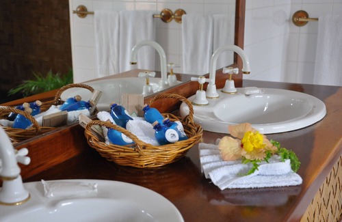 Nukubati Island Hotel | Nukubati Great Sea Reef