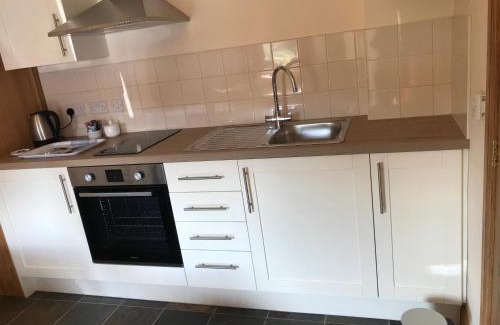 Measham Casa | Nuneaton - Cottage - Sleeps 2 - Parking - Garden