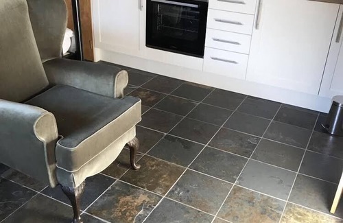 Measham Casa | Nuneaton - Cottage - Sleeps 2 - Parking - Garden