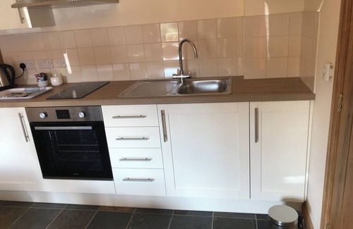 Measham Casa | Nuneaton - Cottage - Sleeps 2 - Parking - Garden