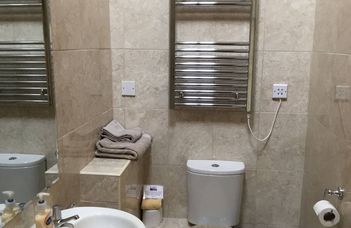 Measham Casa | Nuneaton - Cottage - Sleeps 2 - Parking - Garden