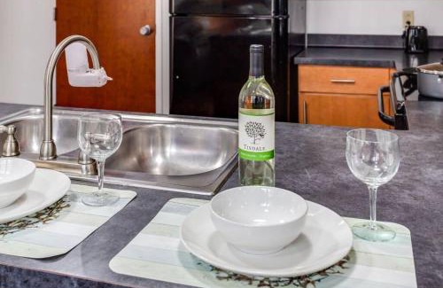 Rochester Apartamento | NY Style Centric Loft w/KingBed