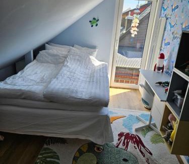 Vastra Frolunda Villa | Nyrenoverad stor villa 15 mintuer från Göteborg centrum