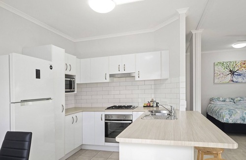 Scotts Head Casa | OAHU, part of the Ohana Surf Bungalows (<5 minute walk to beach and shops).