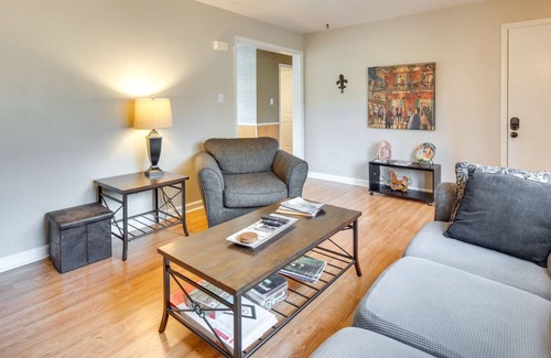 Oakley Cabaña | ‘Oakley Cottage’ - 4 Mi to Blue Ridge Parkway!