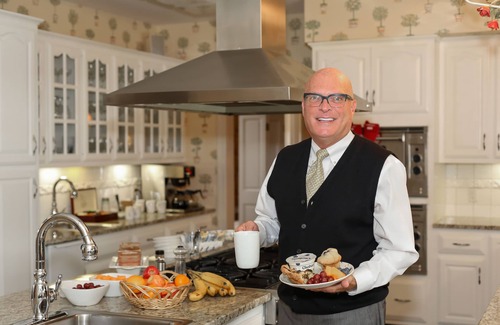 Plum Cama Y Desayuno | Oakmont Inn