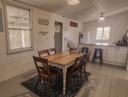 Bundaberg West Casa | Oakmore Cottage Charming Queenslander - Central location