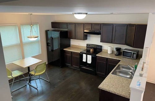 Oakdale Casa | Oasis - 10 minutes from Uptown. #Entire Home!