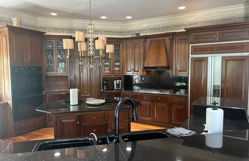 Frankfort Casa | Oasis Pool Retreat 8 Bedrooms New Management